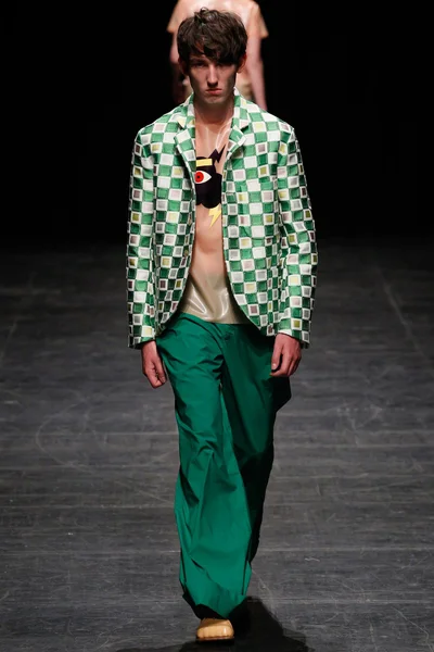 Look 23